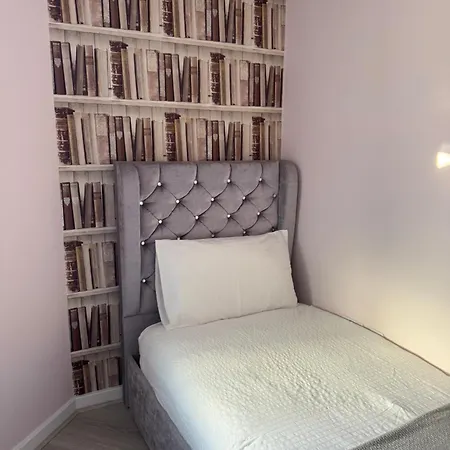 بيت للعطل Joy & House