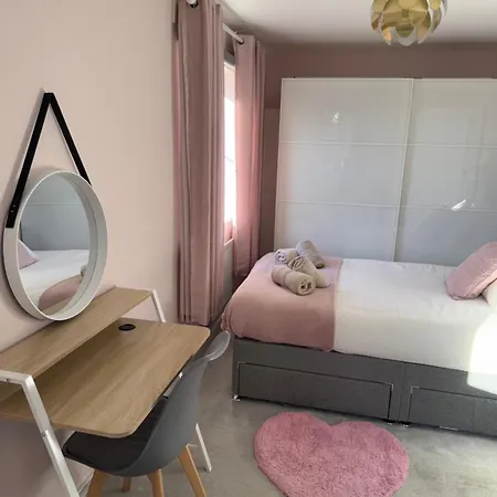 Joy & House Holiday home Bristol